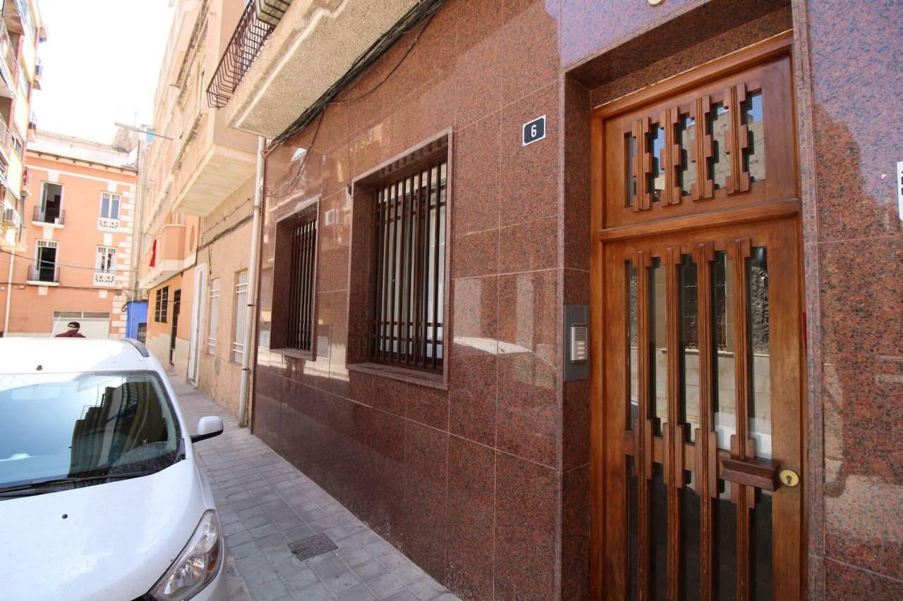 Big Apartment With Unique Patio Near Santa Barbara Castle Alicante Kültér fotó