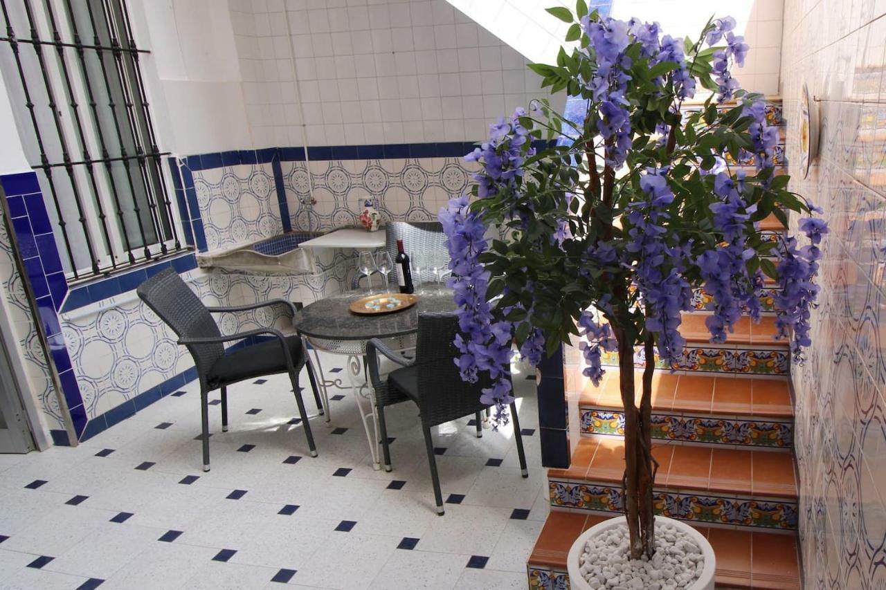 Big Apartment With Unique Patio Near Santa Barbara Castle Alicante Kültér fotó