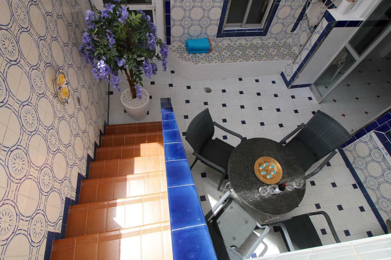 Big Apartment With Unique Patio Near Santa Barbara Castle Alicante Kültér fotó