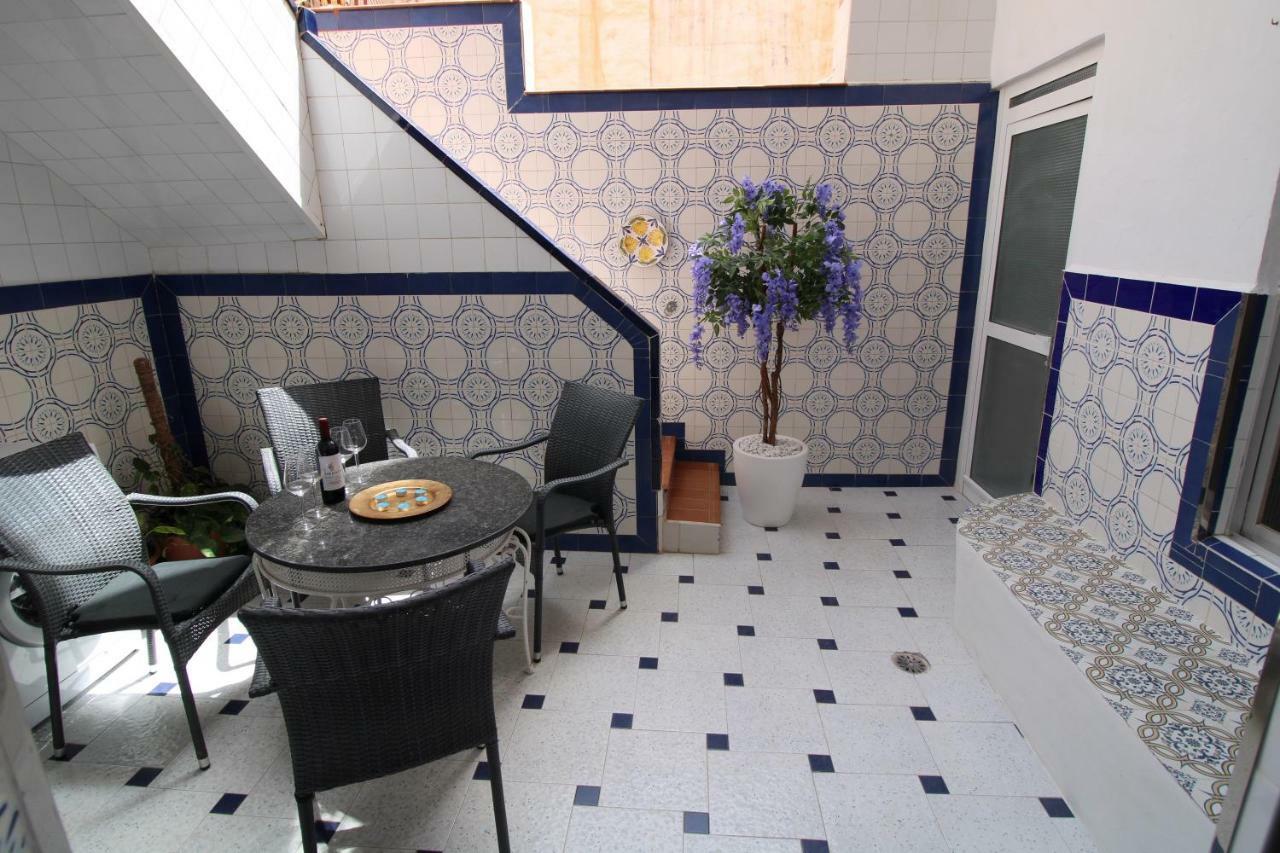 Big Apartment With Unique Patio Near Santa Barbara Castle Alicante Kültér fotó