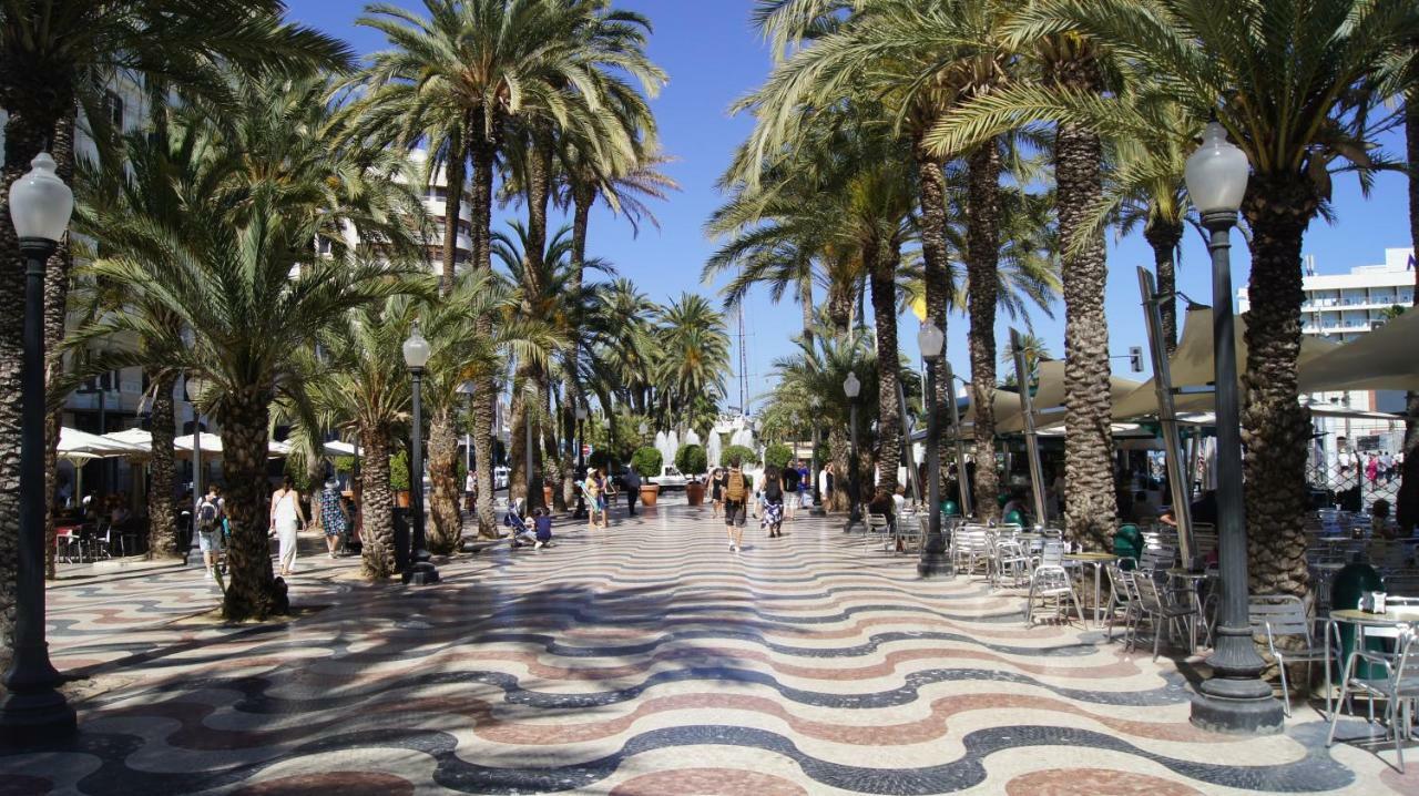 Big Apartment With Unique Patio Near Santa Barbara Castle Alicante Kültér fotó